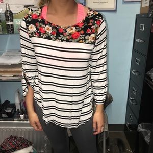 MAKE AN OFFER!! Stichtfix top!